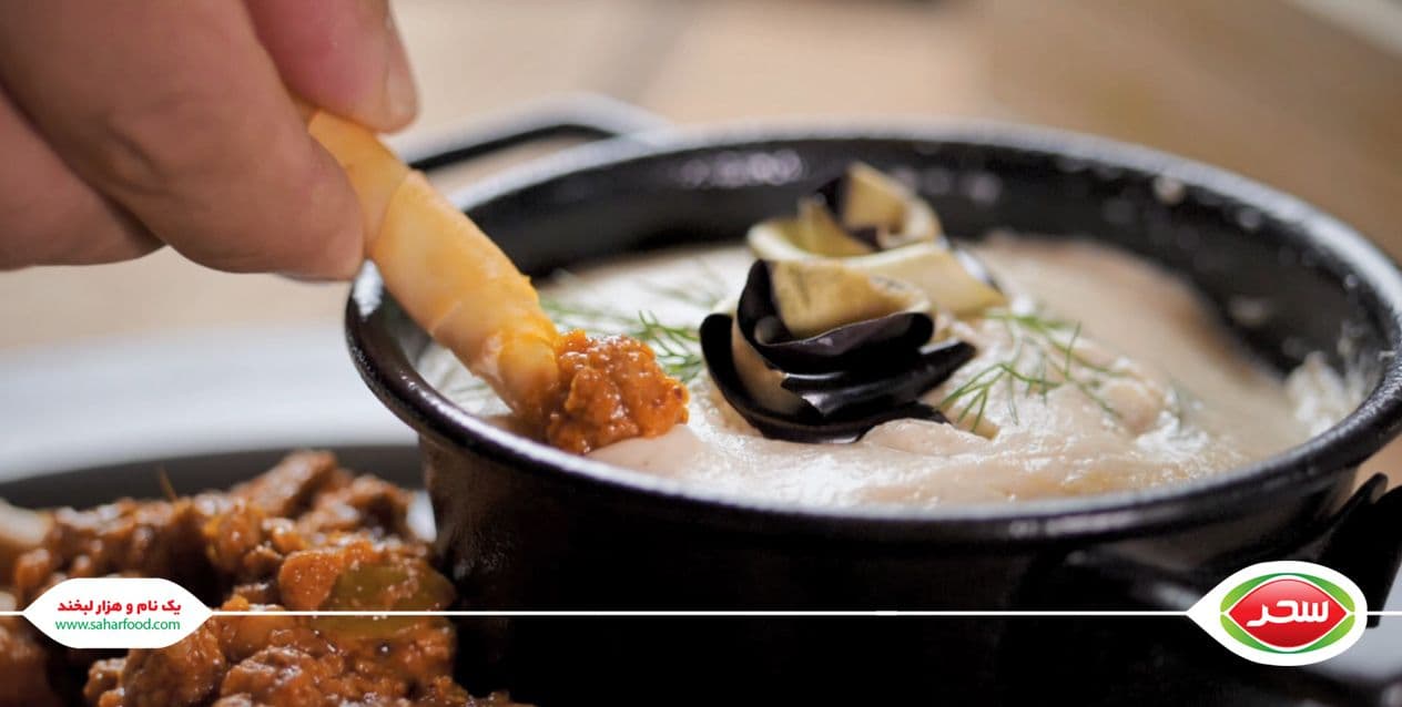 سرو کوزالاک مانتی با گوشت و ماست و بادمجان