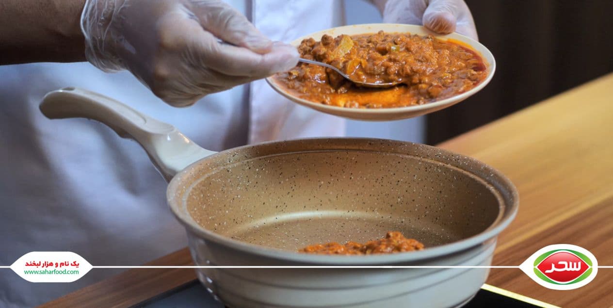 ریختن سس ماکارونی سحر داخل تابع