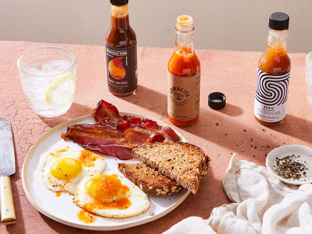 سس تند با غذا